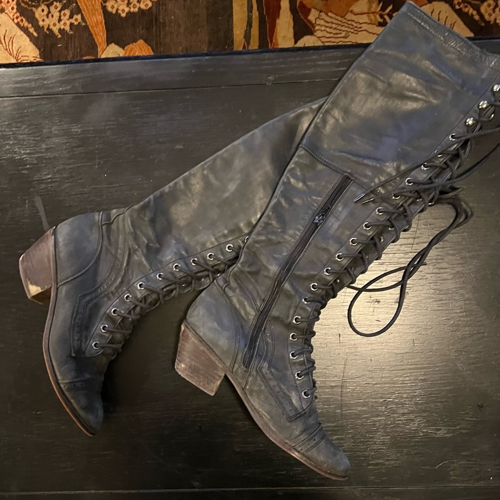 Free People x Jeffrey Campbell size 7 black knee high boots!
